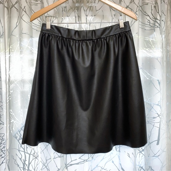 WOLFORD Black faux vegan leather high waisted a-line mini skirt - Picture 6 of 10